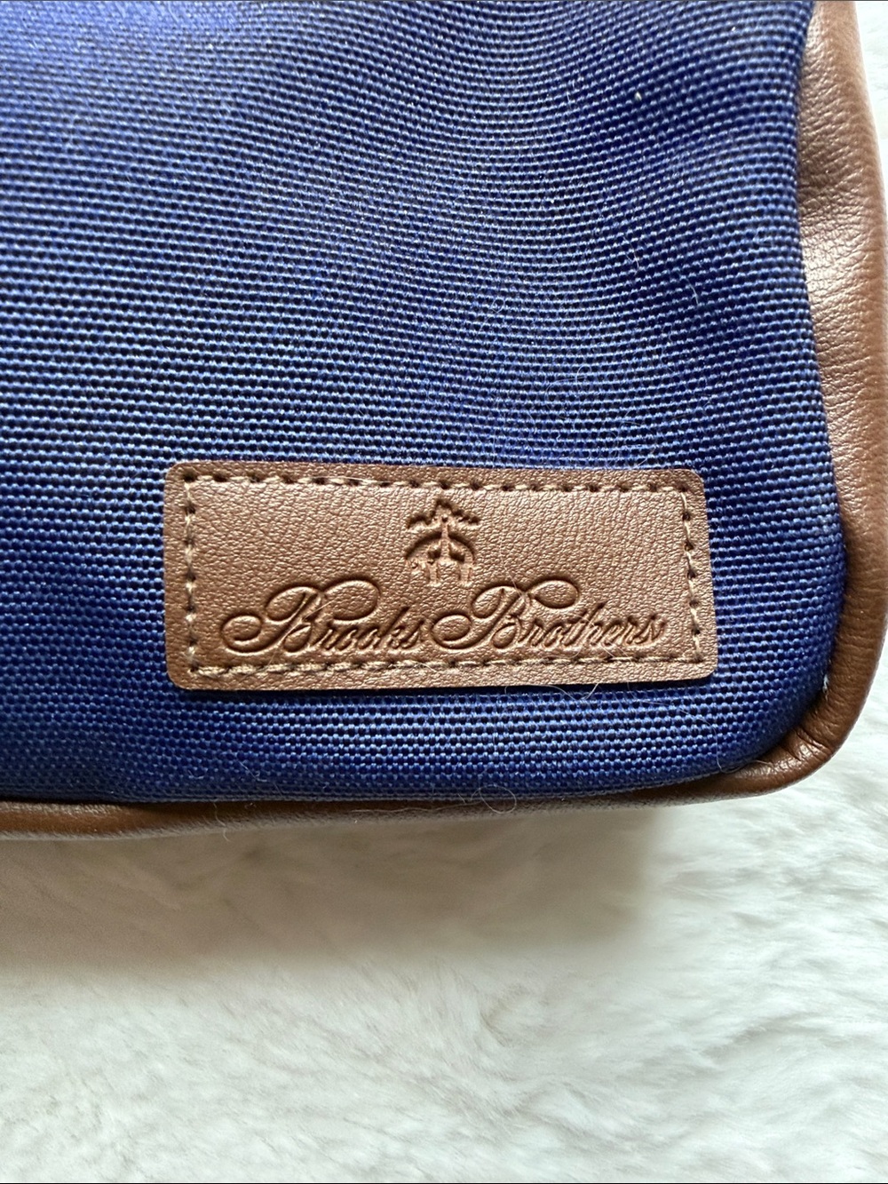United Airlines Brooks Brothers Business Class Amenity Kit Perricone MD - Picture 2 of 9